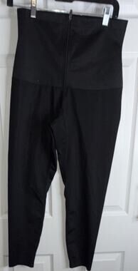 High-Waisted Black Shapewear Leggings with Front Closure Size L for Women